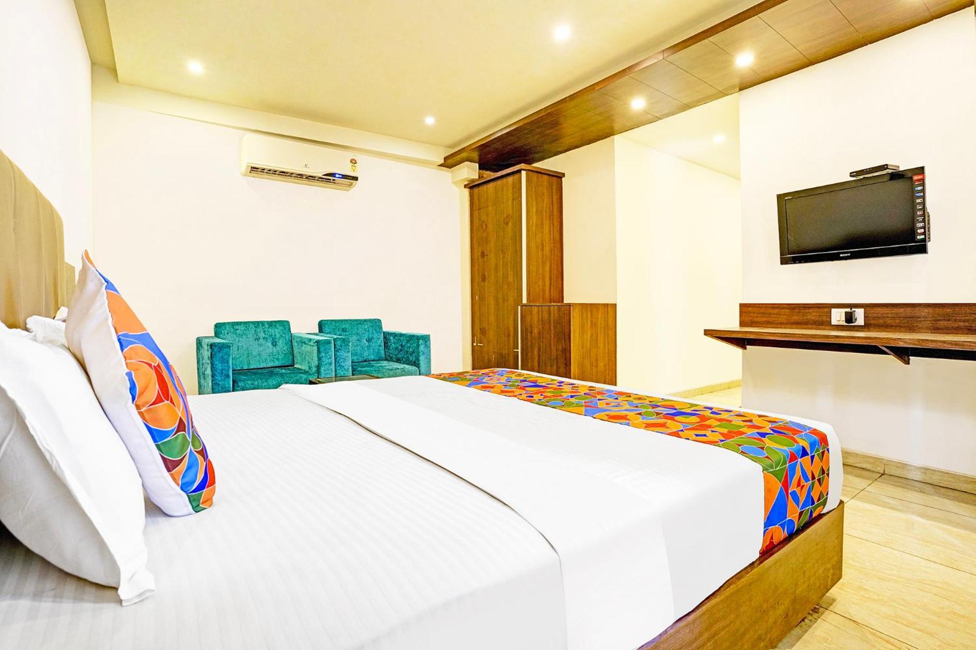 Fabhotel Prime Sky Light فَدودارا المظهر الخارجي الصورة
