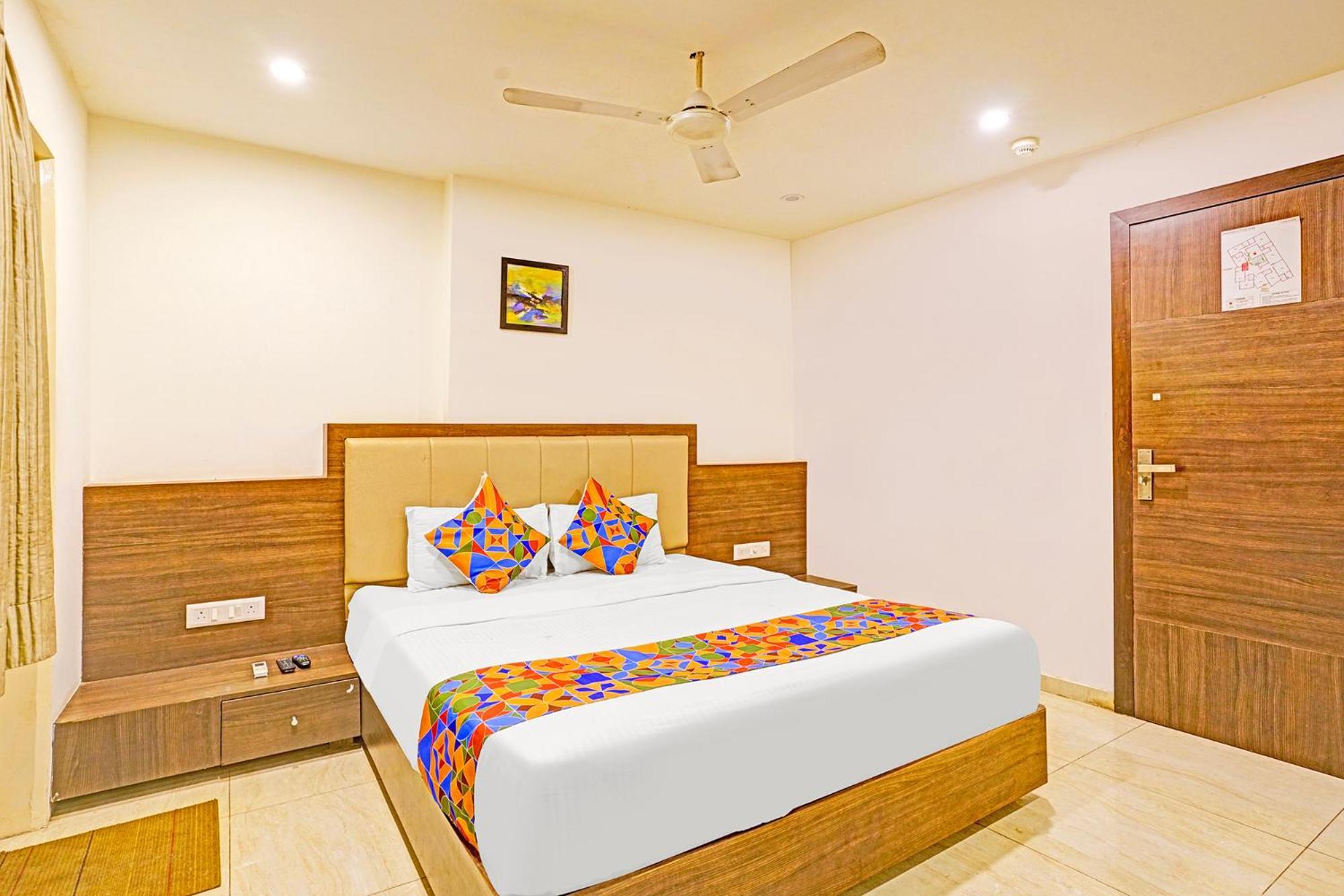 Fabhotel Prime Sky Light فَدودارا المظهر الخارجي الصورة