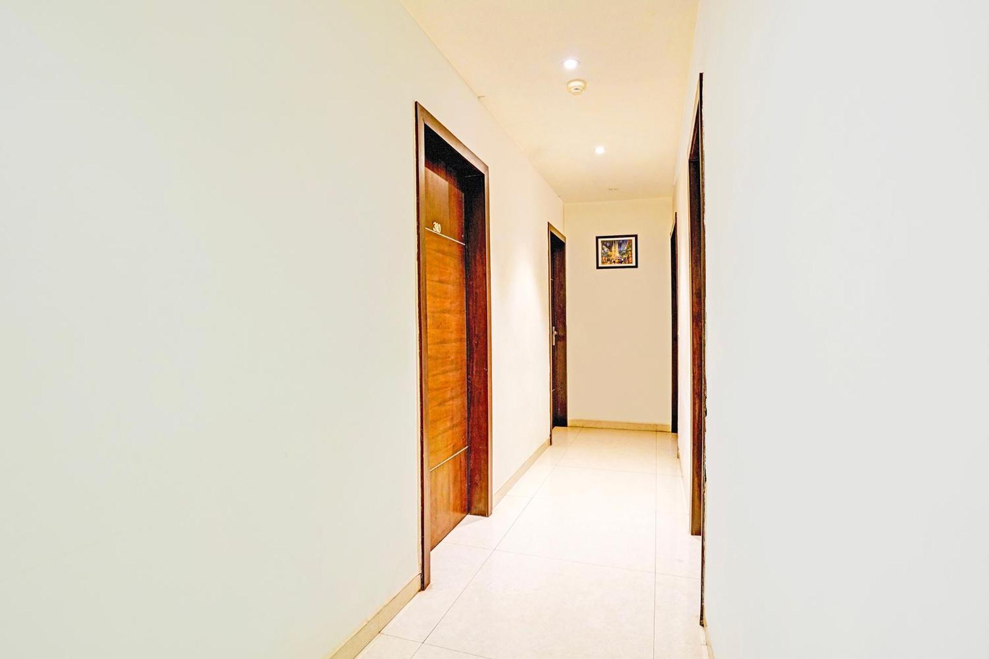 Fabhotel Prime Sky Light فَدودارا المظهر الخارجي الصورة