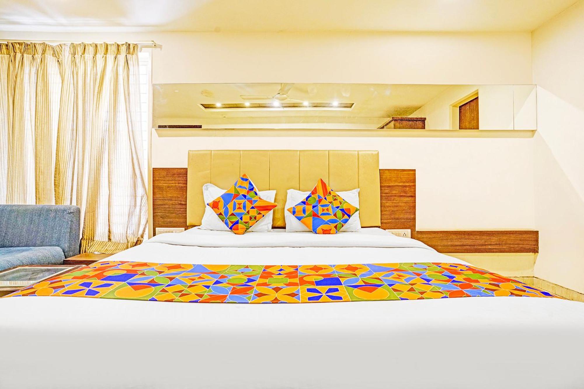 Fabhotel Prime Sky Light فَدودارا المظهر الخارجي الصورة