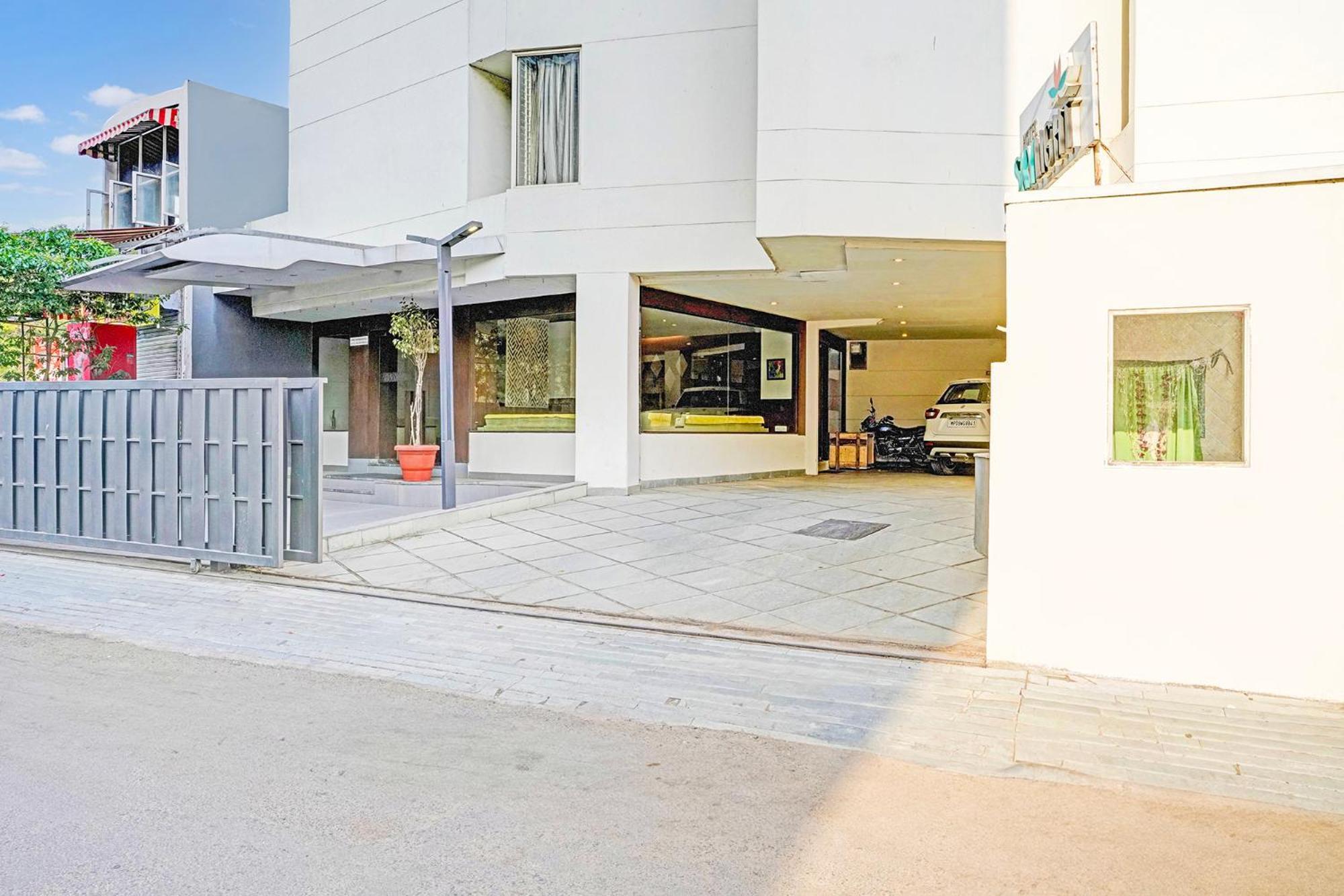 Fabhotel Prime Sky Light فَدودارا المظهر الخارجي الصورة