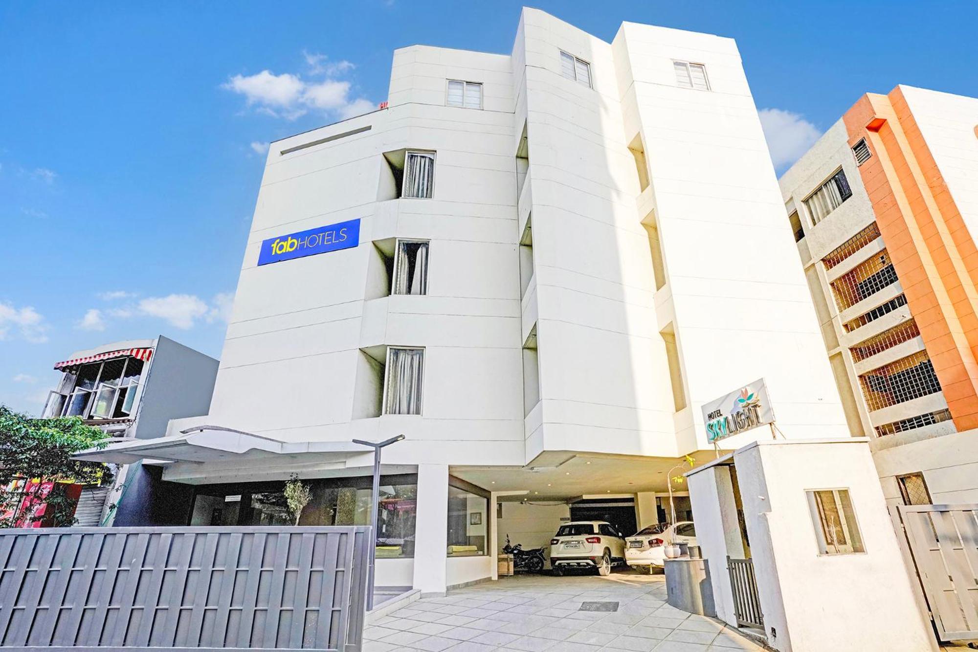 Fabhotel Prime Sky Light فَدودارا المظهر الخارجي الصورة
