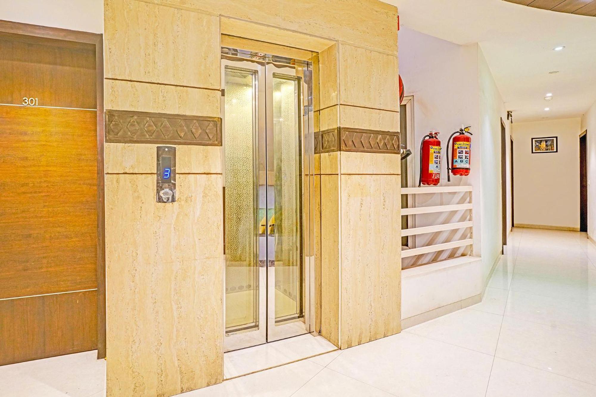 Fabhotel Prime Sky Light فَدودارا المظهر الخارجي الصورة