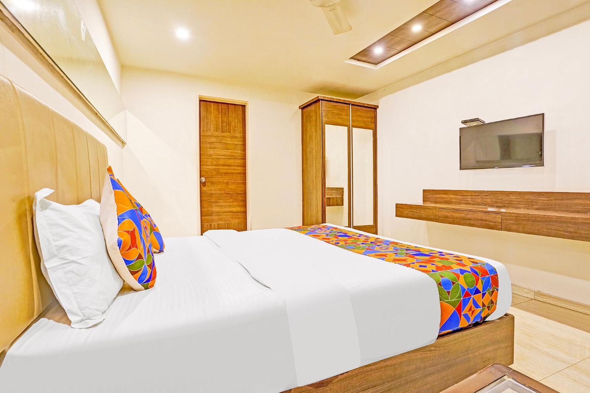 Fabhotel Prime Sky Light فَدودارا المظهر الخارجي الصورة
