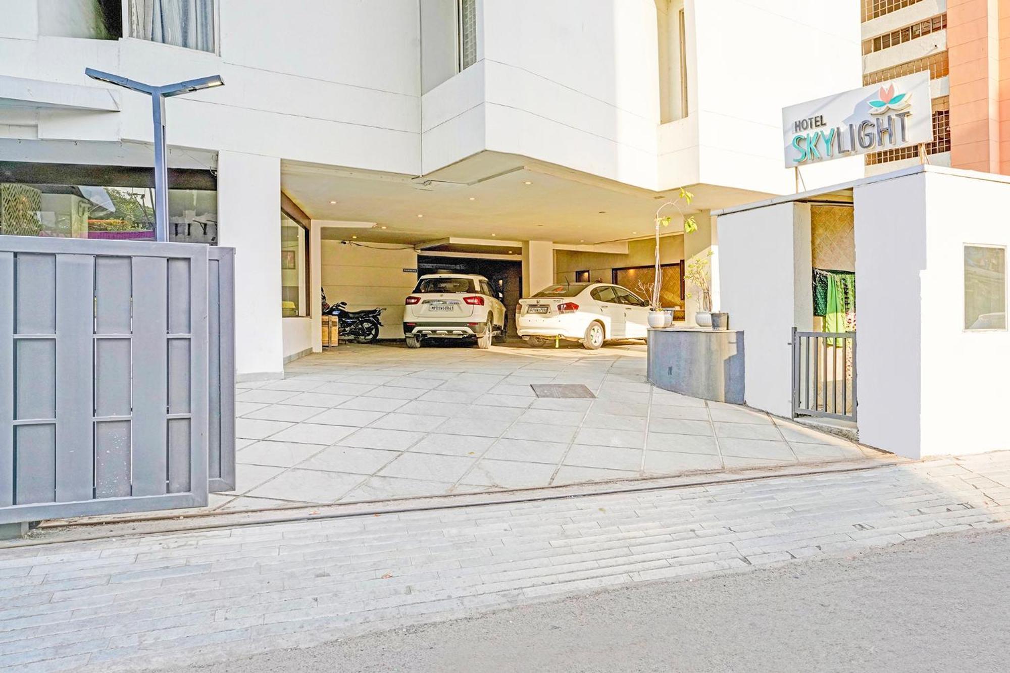 Fabhotel Prime Sky Light فَدودارا المظهر الخارجي الصورة
