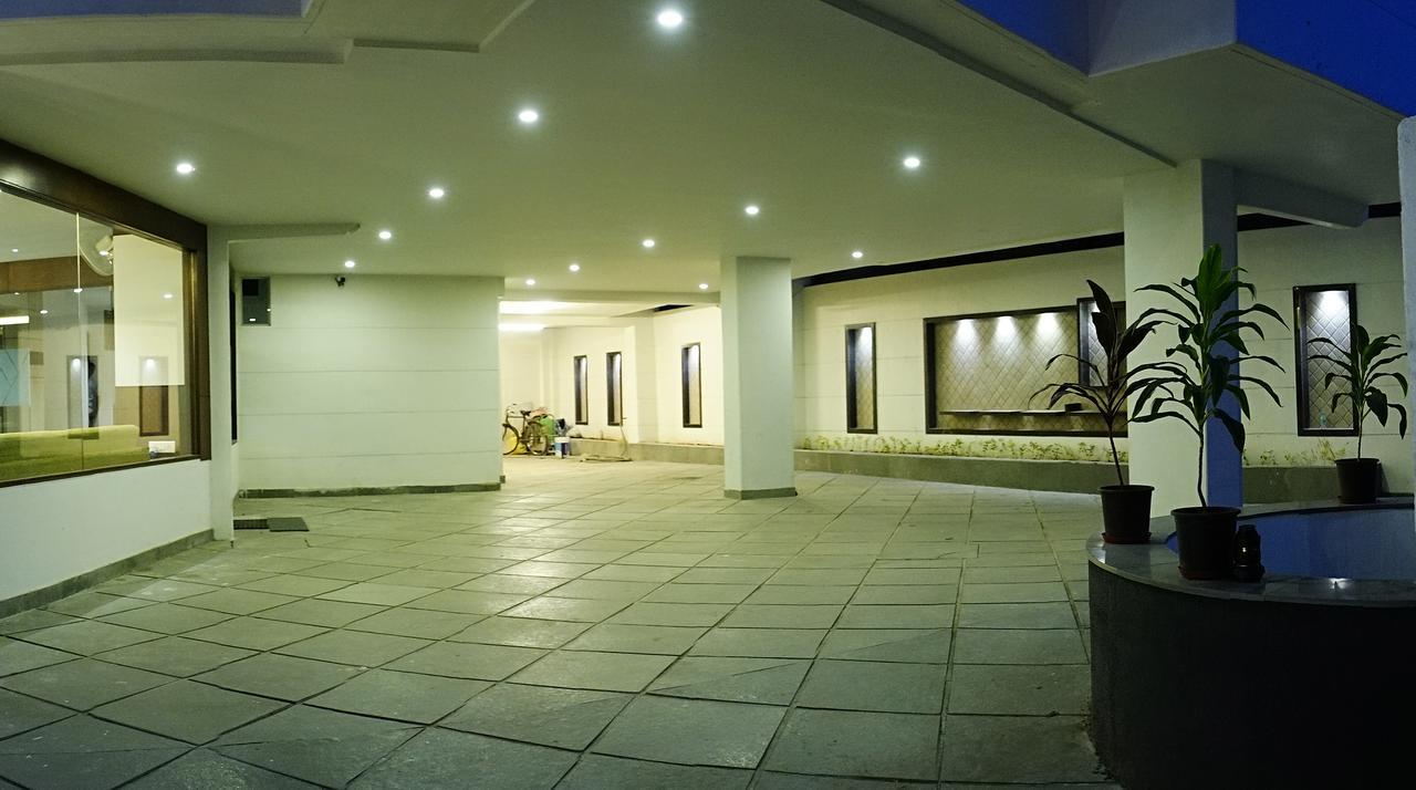 Fabhotel Prime Sky Light فَدودارا المظهر الخارجي الصورة