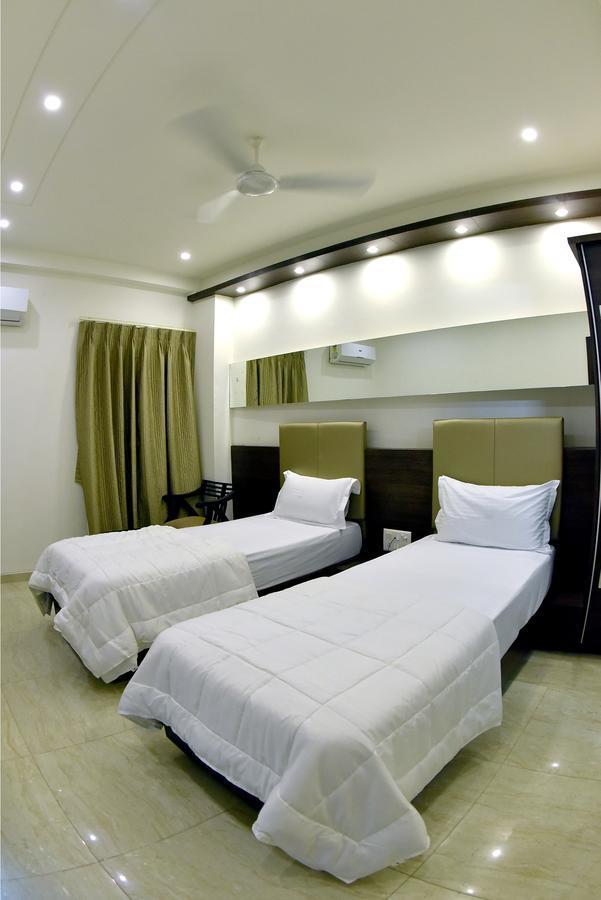 Fabhotel Prime Sky Light فَدودارا المظهر الخارجي الصورة