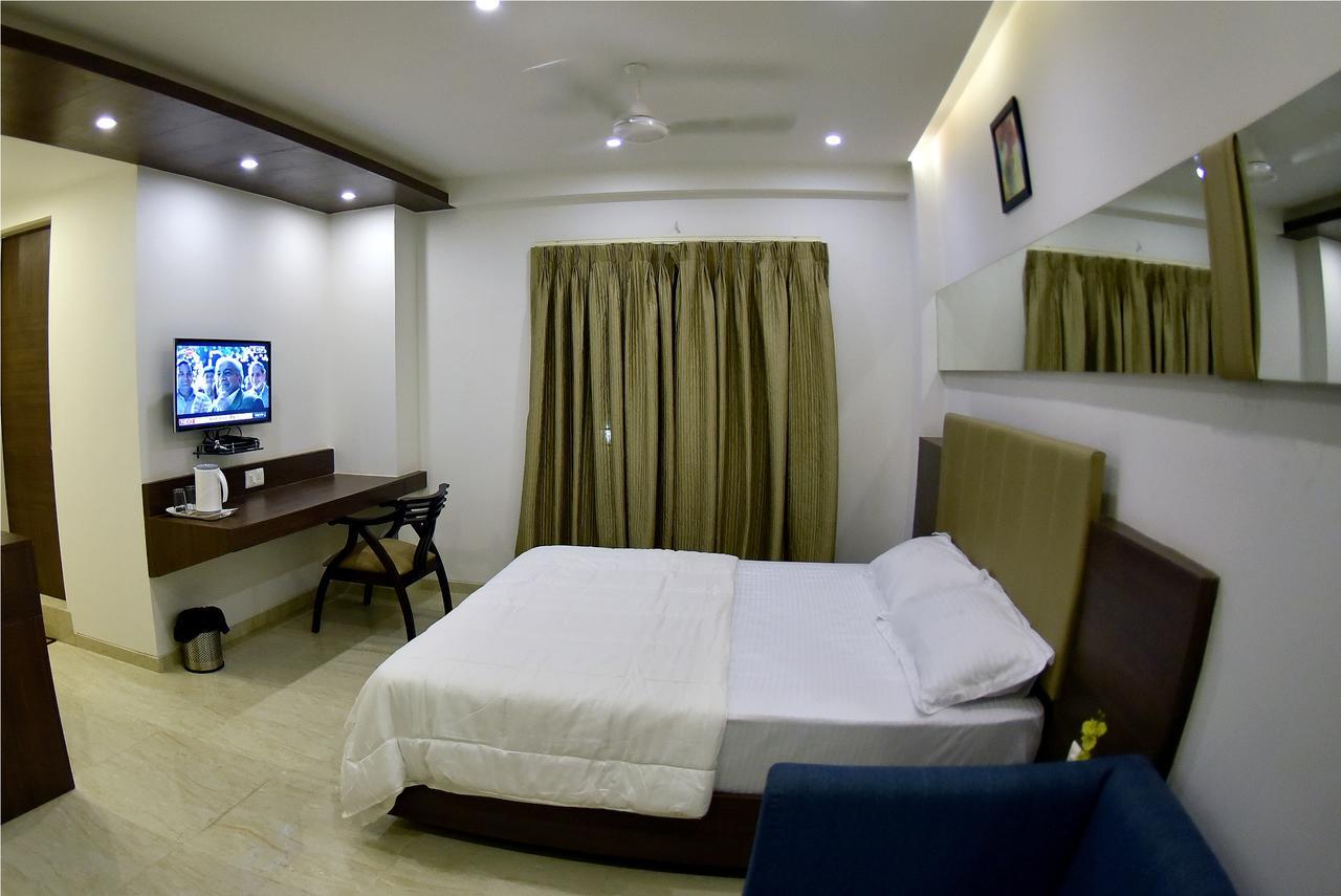 Fabhotel Prime Sky Light فَدودارا المظهر الخارجي الصورة